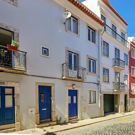 Like A Typical Portuguese House With Private Patio Appartement Lisboa