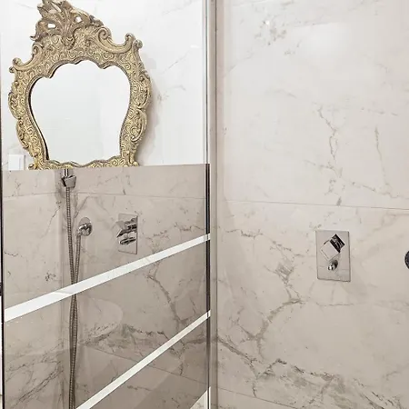 Like A Typical Portuguese House With Private Patio Лісабон