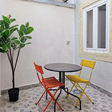 Апартаменти Like A Typical Portuguese House With Private Patio *