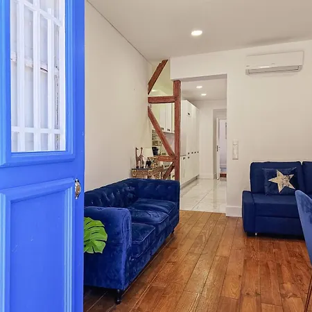 Like A Typical Portuguese House With Private Patio ליסבון