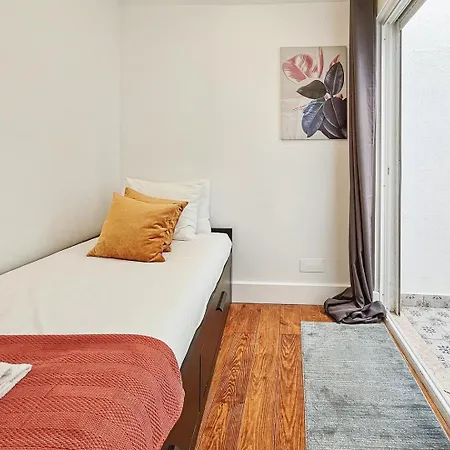 דירה Like A Typical Portuguese House With Private Patio