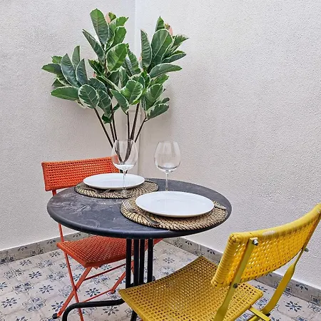 Like A Typical Portuguese House With Private Patio Appartamento