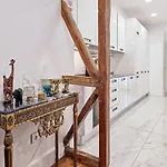アパート Like A Typical Portuguese House With Private Patio リスボン