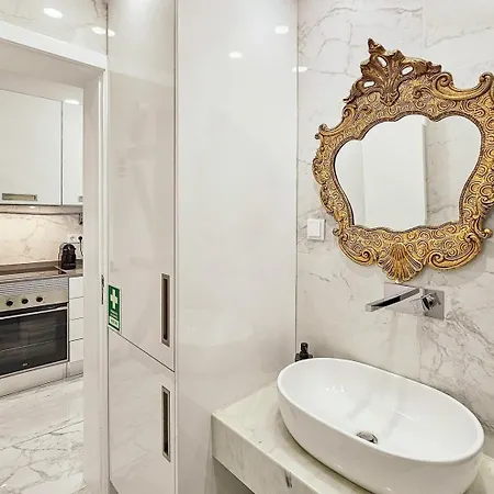 Like A Typical Portuguese House With Private Patio * Lissabon