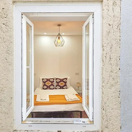 Like A Typical Portuguese House With Private Patio *