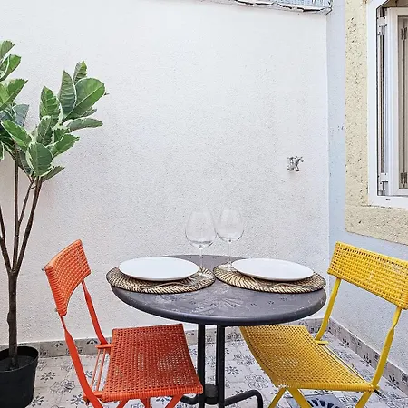 Like A Typical Portuguese House With Private Patio *